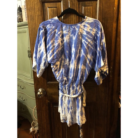 Lulu’s Blue & White Tie Dye Romper - Picture 3 of 4